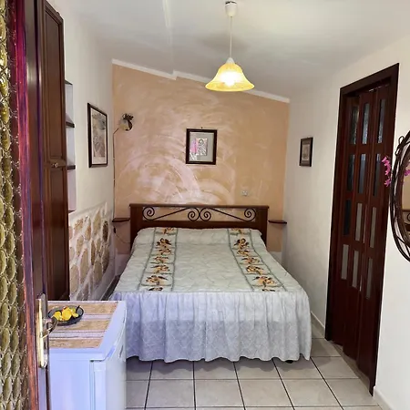 Alojamento de Acomodação e Pequeno-almoço Baia Di Riaci Tropea 3*